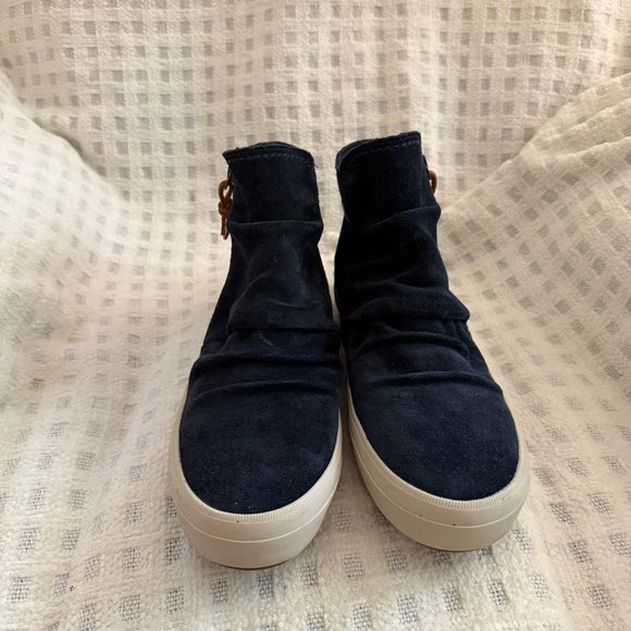 Sperry Blue Suede High Tops - Picture 2 of 9